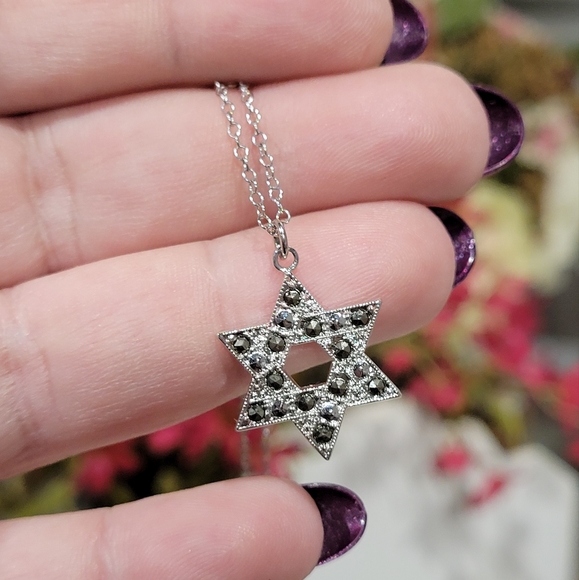 STERLING SILVER UNCAS VINTAGE STAR NECKLACE - Picture 3 of 9